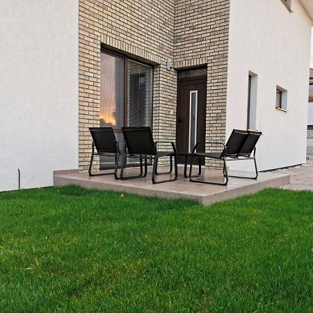 Relax And Sun Appartement Dunajská Streda Buitenkant foto